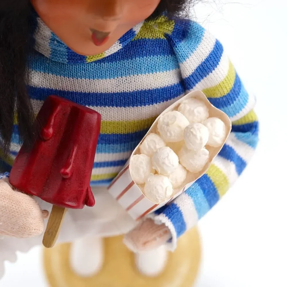 RARE Byers Choice 2008 Outer Banks Seashore Beach Girl w/ Popcorn & Popsicle